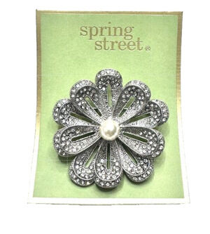 SPRING STREET SILVER TONE FLOWER BROOCH PIN FAUX PEARL RHINESTONE NEW
